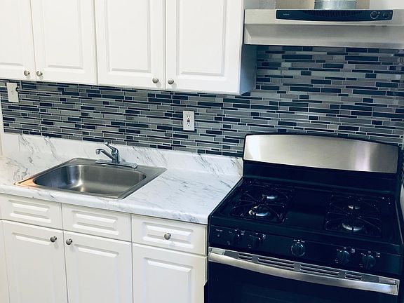 5th image of 79 Legion St #3
