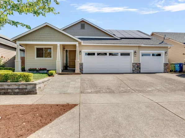 2731 Baines Blvd, Hubbard, OR 97032