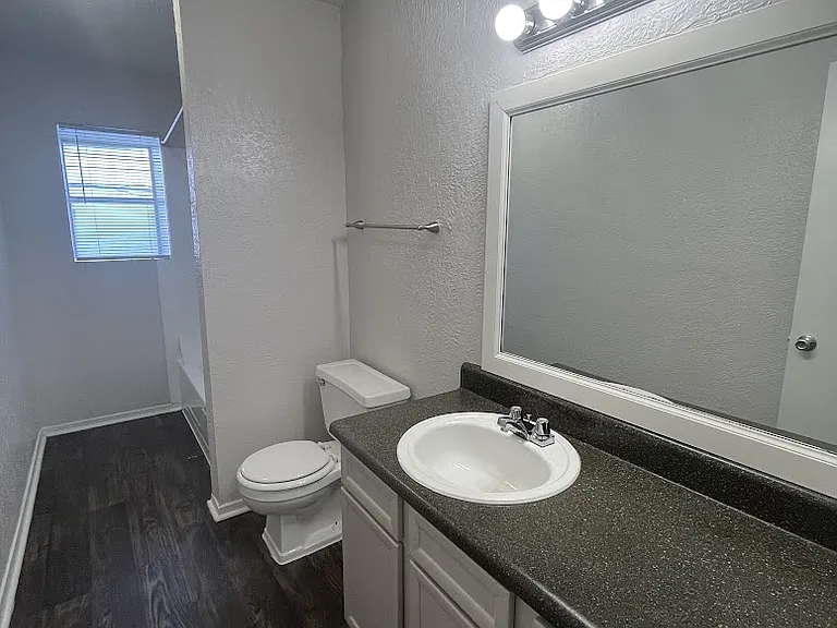 Le Montreaux Apartments — Photo 141