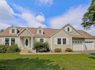 7382 Knollwood Dr, Mounds View, MN 55112