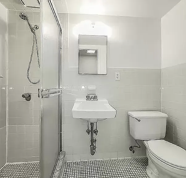 208 W 82nd St #4-D — Photo 5