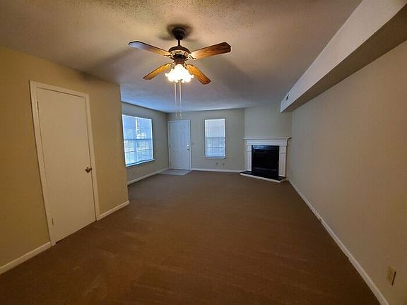 3rd image of 131 Montague Dr