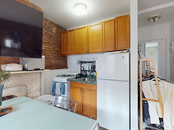 5th image of 92 3rd Ave APT 4F