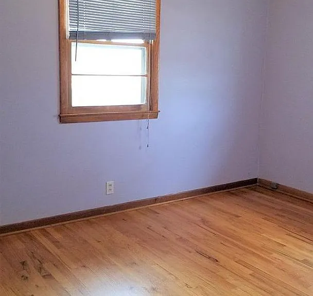 6226 Oak St — Photo 10