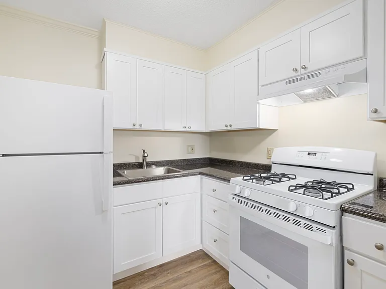 Parkway Cedarhurst Apartments — Photo 5