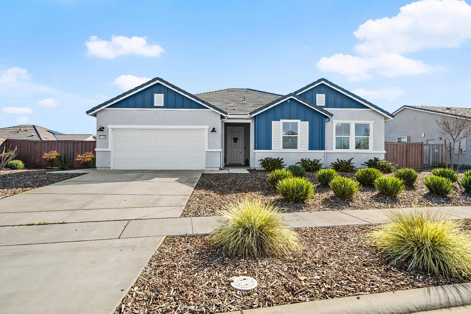 1469 Minories Dr photo 1