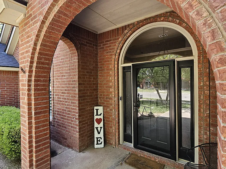 10306 York Ave — Photo 15