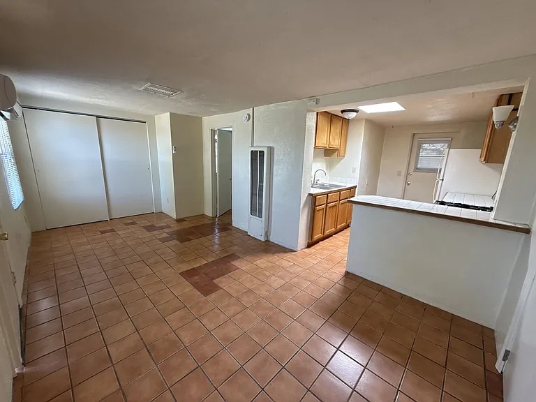 2301 N Northway Ave — Photo 4