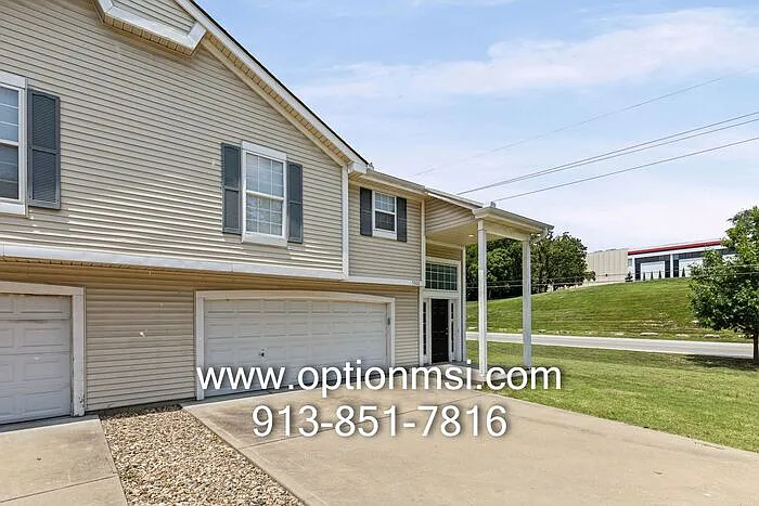 5502 Hayes St — Photo 3