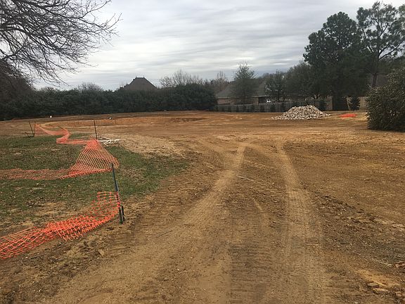 2nd image of 2001 Randol Mill Ave