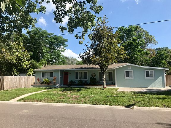 2nd image of 900 44th Ave N