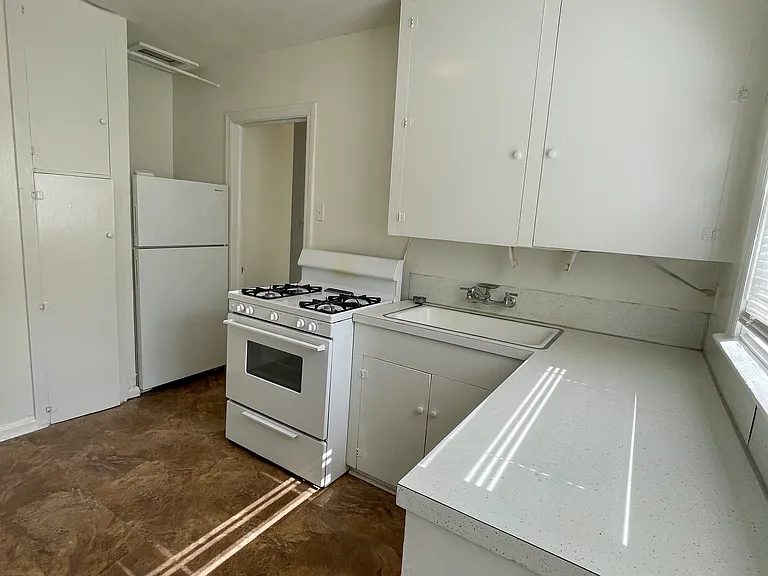 912 Oxmoor Rd — Photo 24