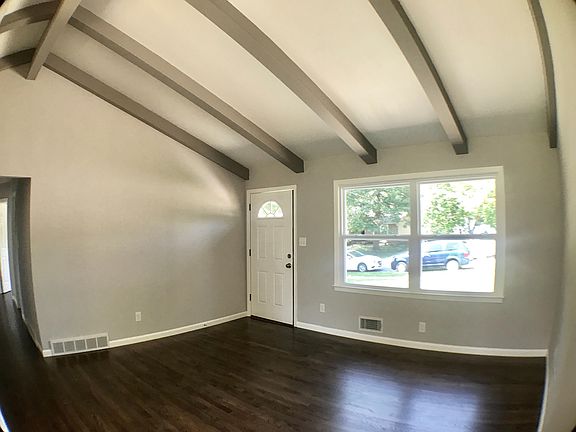 3rd image of 8701 W 90th St