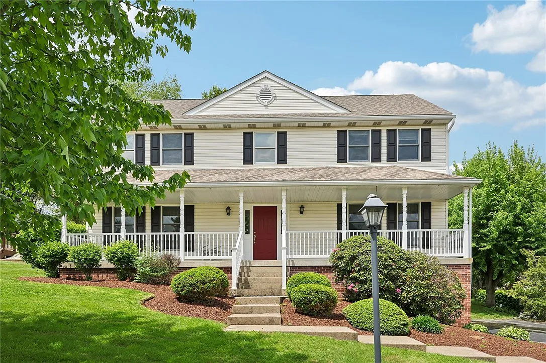 1025 Manor Vue Ct photo 1