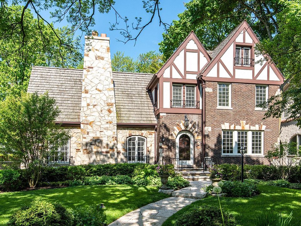 1st image of 2412 Lincolnwood Dr