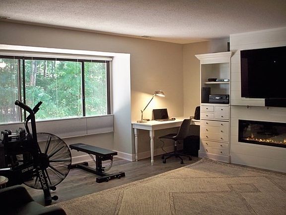 4th image of 15 Thayer Pond Dr Unit 8