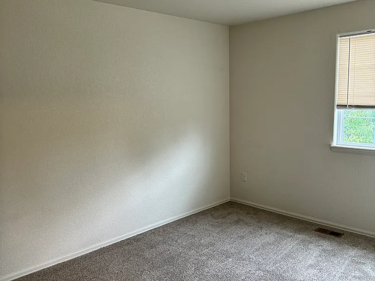 2315 Sunbury Ln — Photo 17