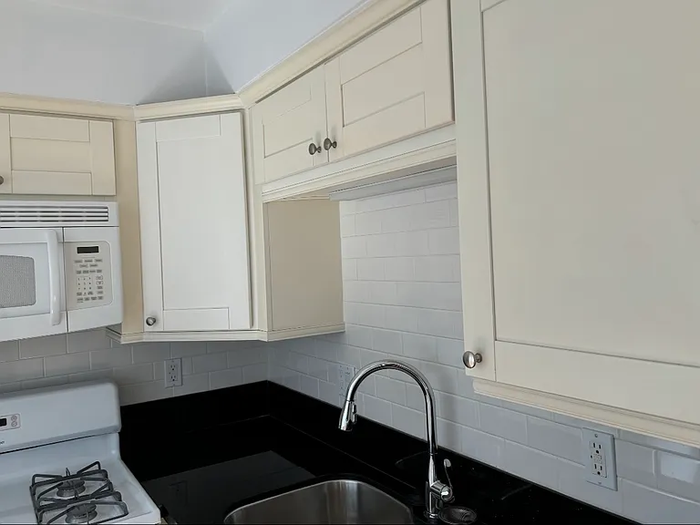 821 S Serrano Ave #4 — Photo 13