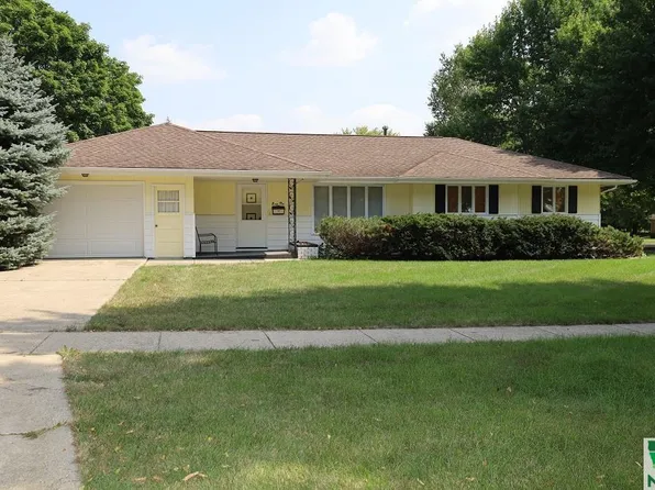 910 S Jansen St, Rock Rapids, IA 51246