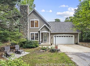 2339 Forest Trail Cir, Fennville, MI