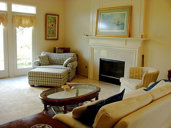 3rd image of 9902 Country Club Cir