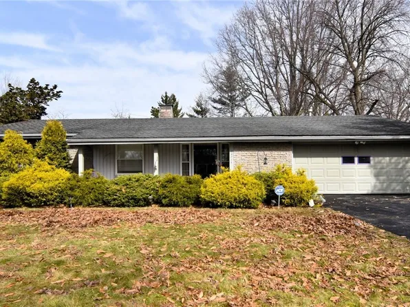 24715 Greenwich Ln, Beachwood, OH 44122