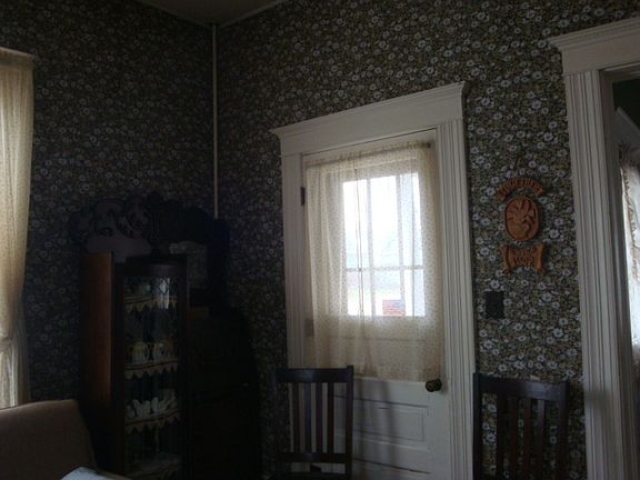 5th image of 429 N 2nd St