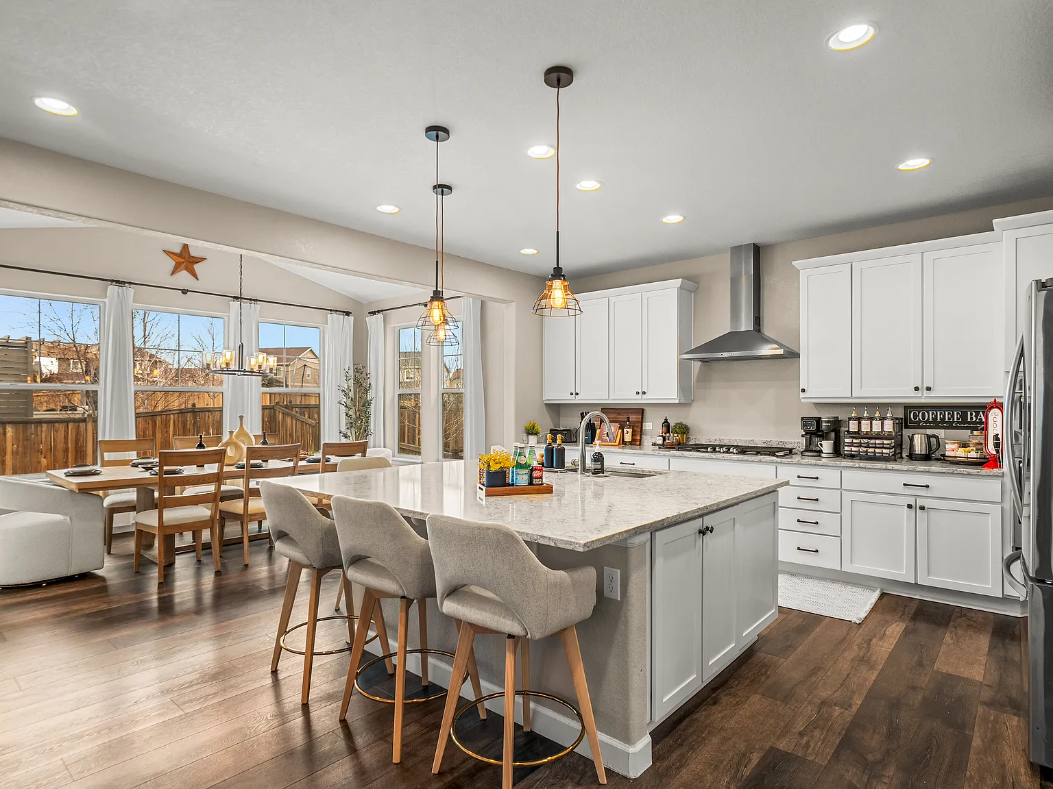 5 bed, 3652 sqft, $4,500 — Photo 3