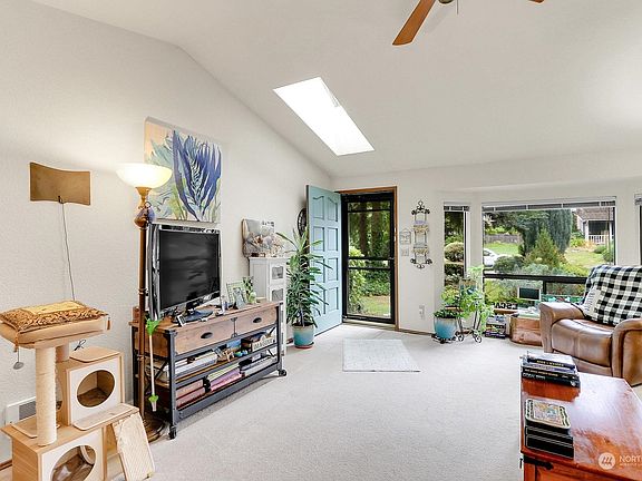 2nd image of 20525 Poplar Way