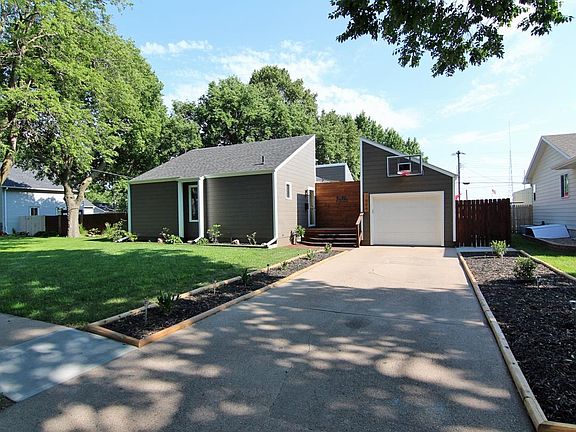 3rd image of 1004 W 21st St