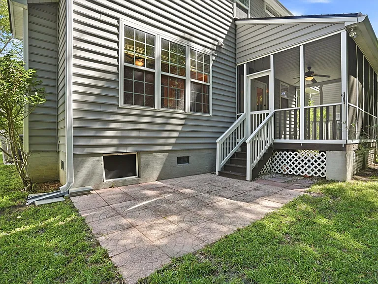 1152 Willoughby Ln — Photo 38
