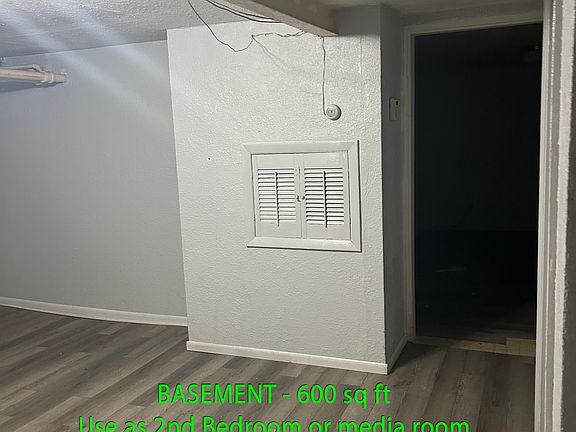 2nd image of 401 E 1st Ave #101