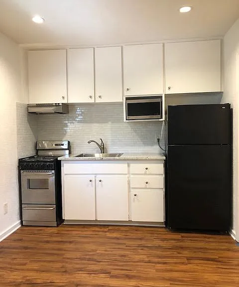 304 E 34th St #2E — Photo 1