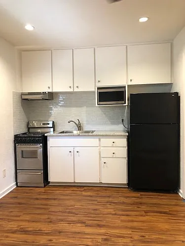 304 E 34th St Photo 1