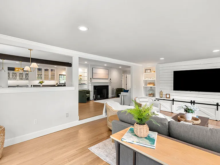 6 Sagamore Grv — Photo 45