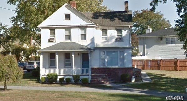 1st image of 871 Uniondale Ave