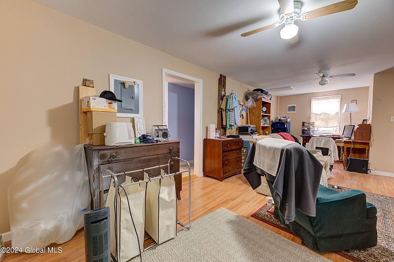 3rd image of 81 Mohawk Street