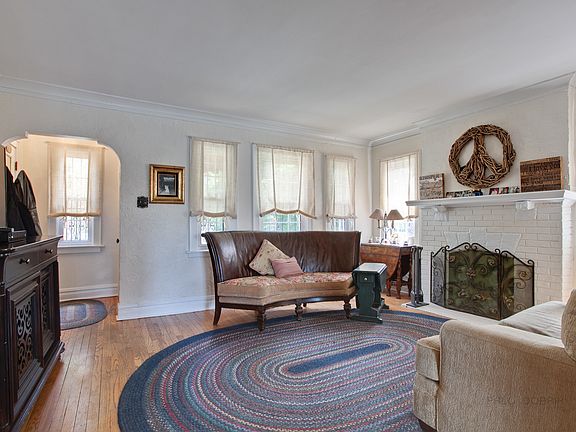 4th image of 6134 N Olcott Ave