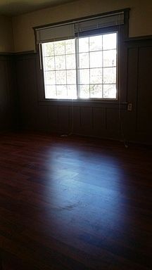 2nd image of 211 Arkansas St