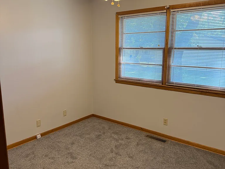 620 N Redbarn Ln — Photo 9