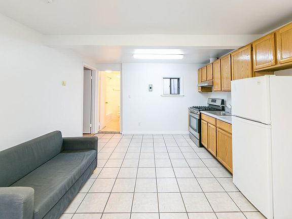 3rd image of 1439 Lawton St #C