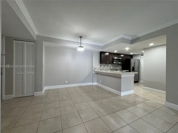 10749 Cleary Blvd APT 208, Plantation, FL 33324