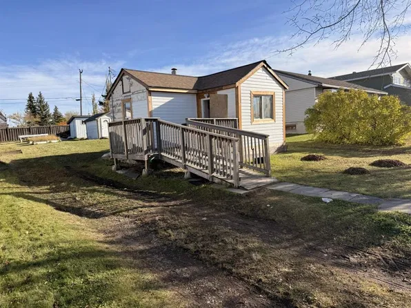 4909 W 51st St, Valleyview, AB T0H 3N0