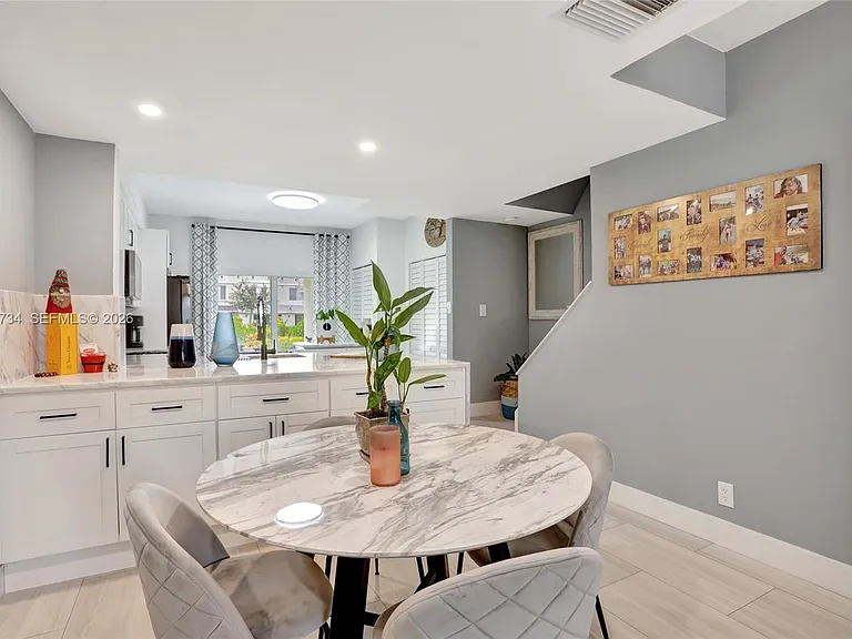 7921 Sanibel Dr #7921 — Photo 16
