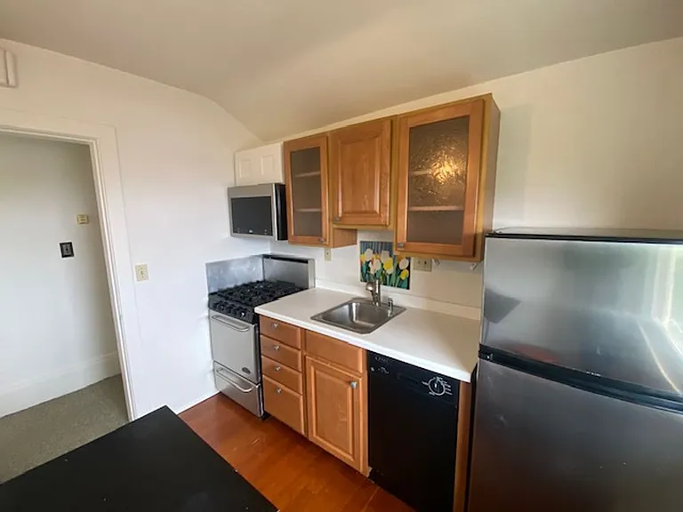 744 Pine Ave — Photo 13