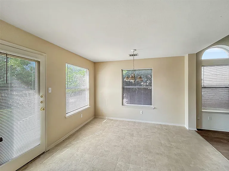 1503 Catalina Dr — Photo 7