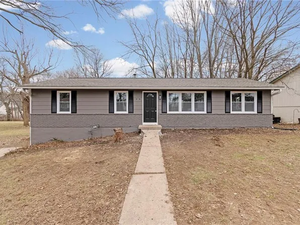 805 Howard Ln, Liberty, MO 64068