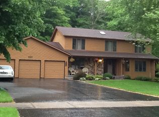 323 Creighton Ln, Rochester, NY 14612
