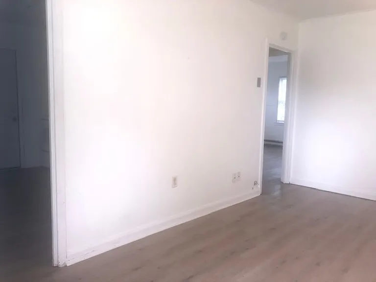 2730 Knox Ave — Photo 5