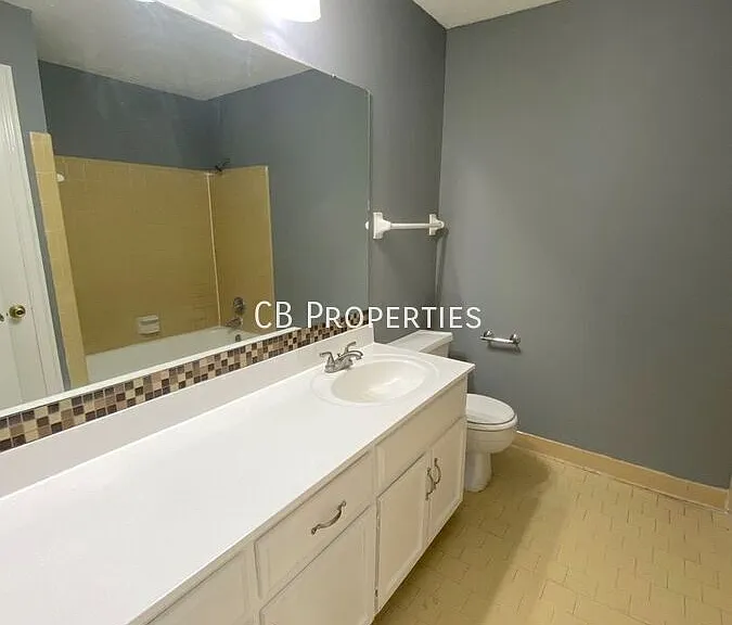 8115 Kerry Dr — Photo 10